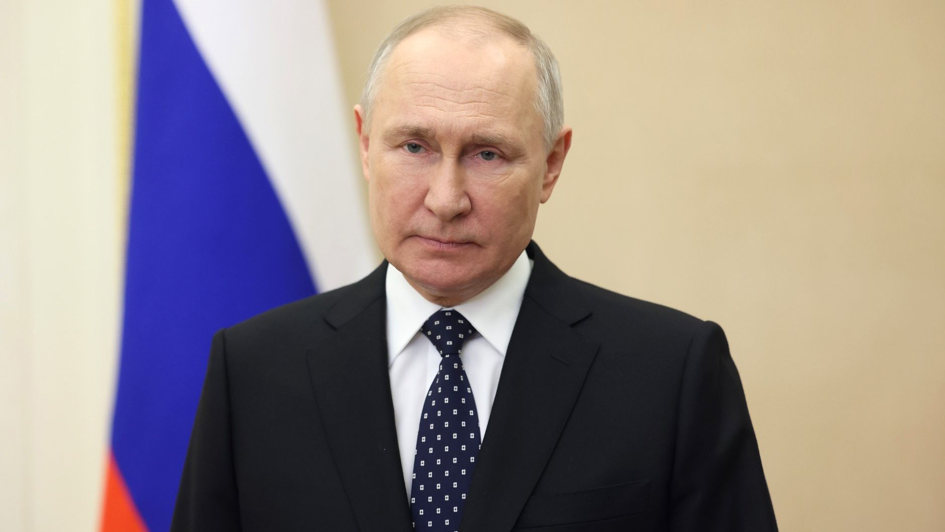 BI: Путин показал США «средний палец», лично приняв в Кремле важного гостя