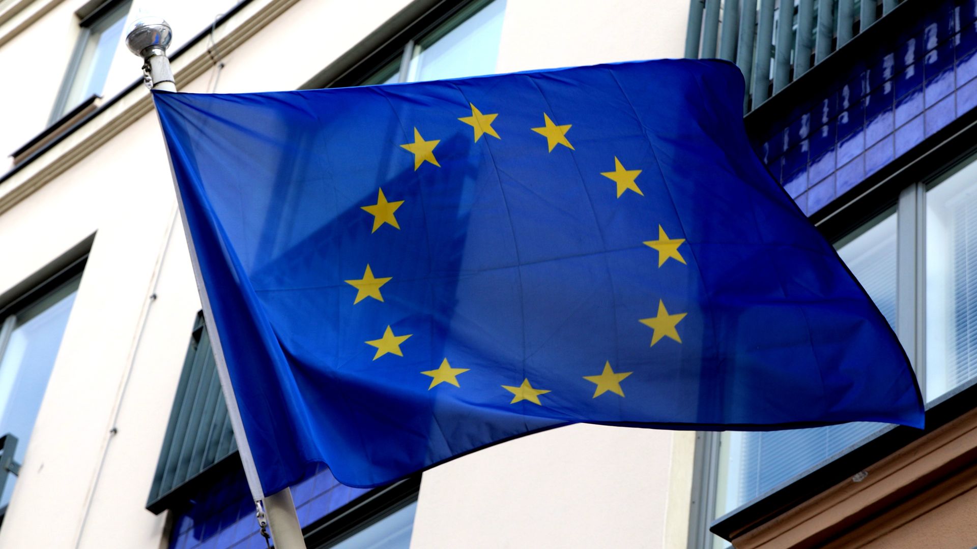 ЕК запросила у Польши и Венгрии информацию о причинах запрета импорта украинского зерна