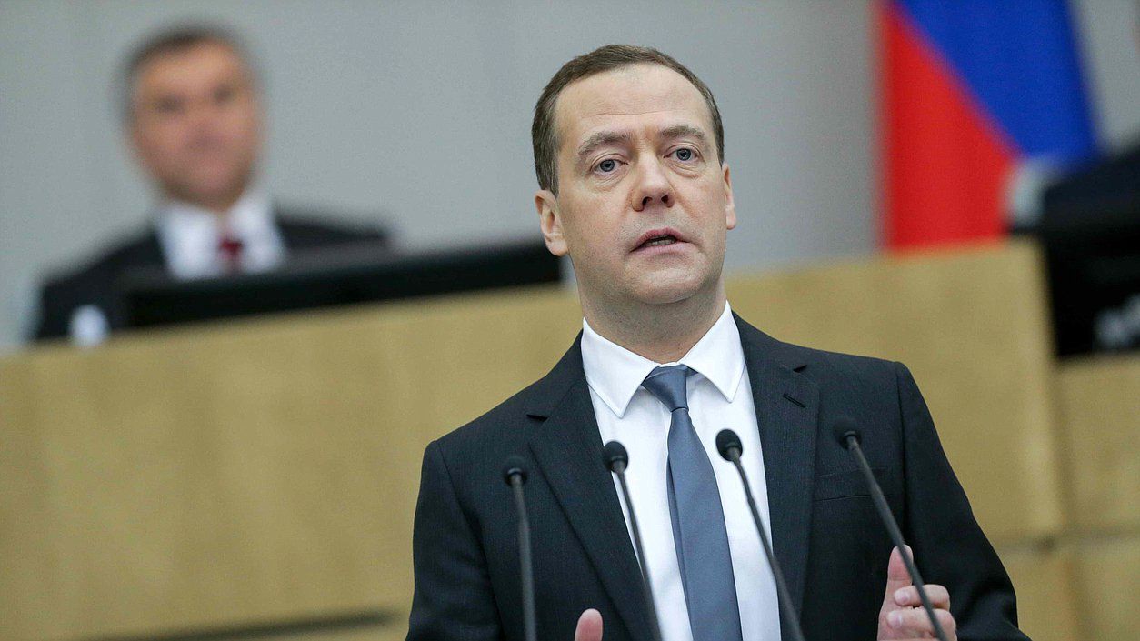 Медведев «по-простому» высказался о призывах выгнать Россию из «Большой двадцатки»