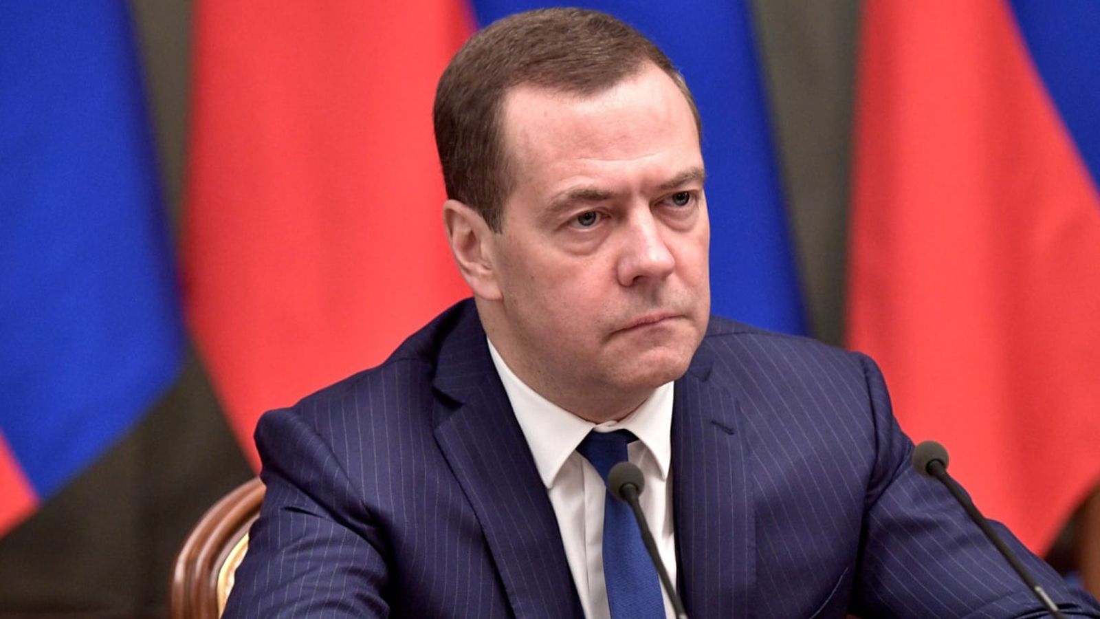Медведев спросил у Маска о причинах блокировки его публикации о Польше в Twitter