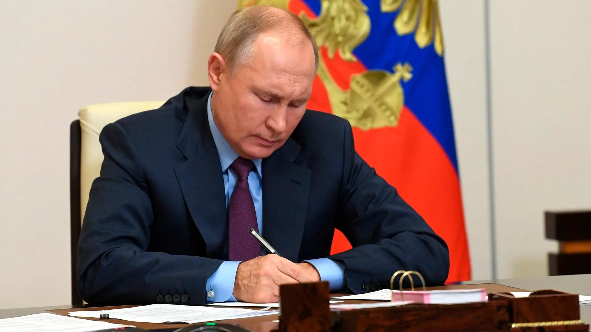 NetEase: Путин вызвал панику на Западе, подписав указ № 302