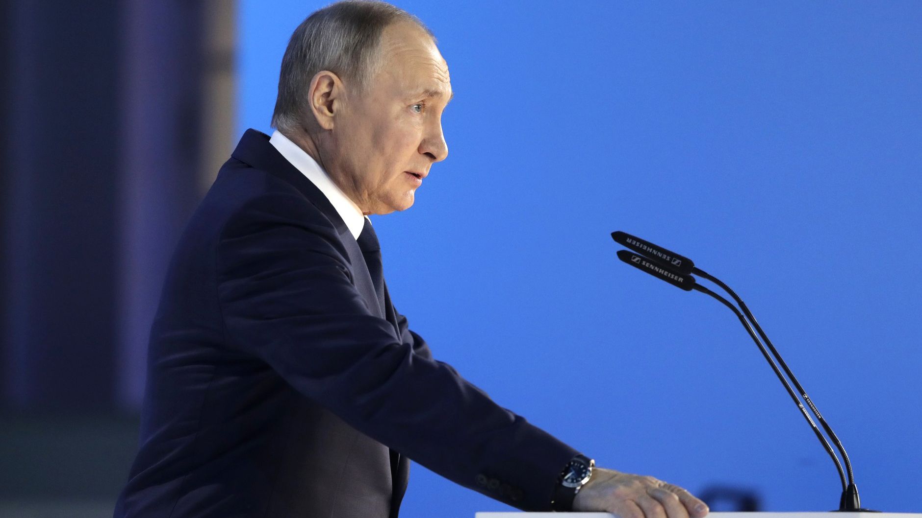 Политолог Перенджиев: поездка Путина в зону СВО похожа на эпизод из фильма «Чапаев»