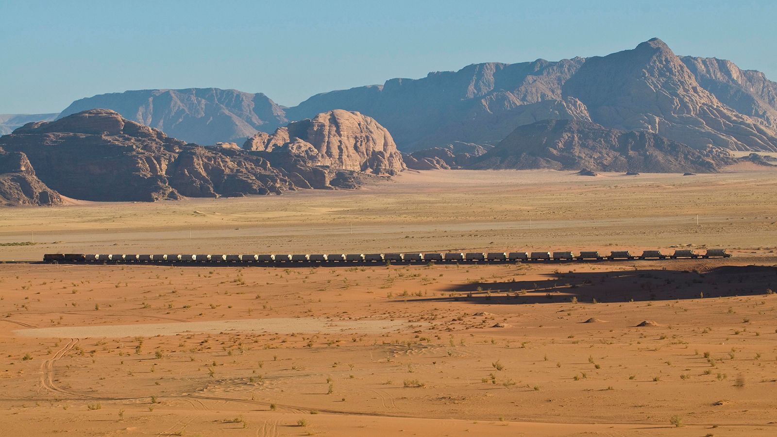 Railfreight: Россия опробовала интересный способ доставки топлива на Ближний Восток
