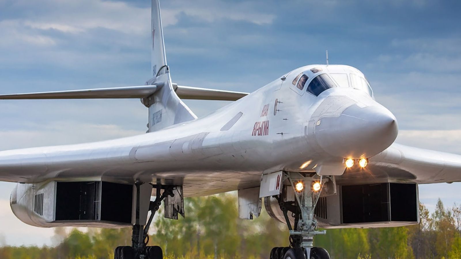 Ракетоносцы Ту-160 осуществили плановый полет над Баренцевым и Норвежским морями