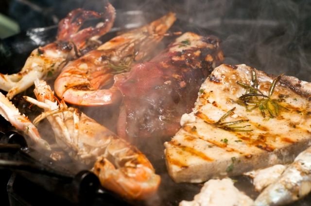 Рецепты приготовления вкусных шашлыков с рыбой и морепродуктами