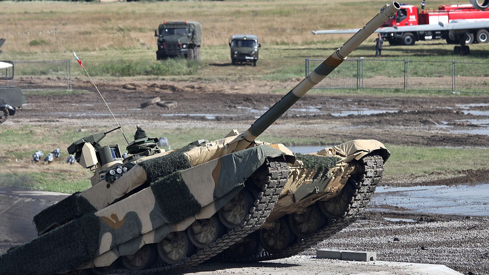 Российский Т-90М «Прорыв» подбил украинский танк у своих позиций в Донбассе