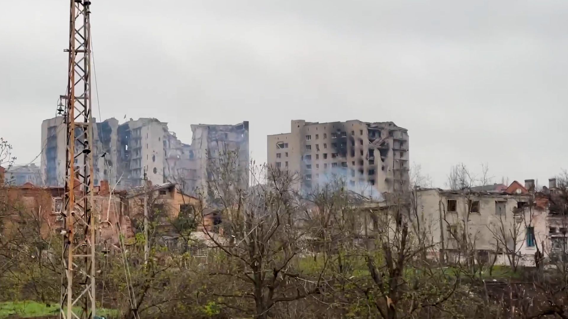 Украинские националисты подорвали свою главную крепость на юго-западе Бахмута
