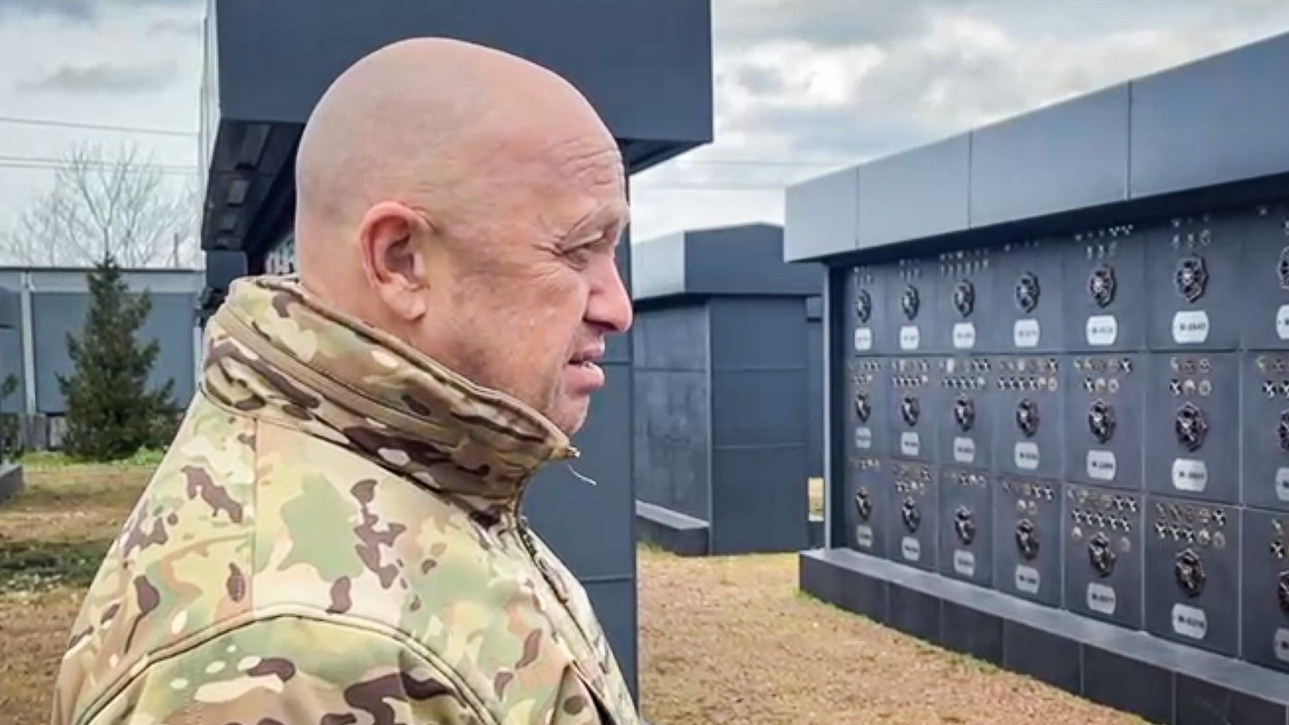 «Все вопросы будут немедленно решены»: Пригожин напомнил о горячей линии «Спроси Вагнер»