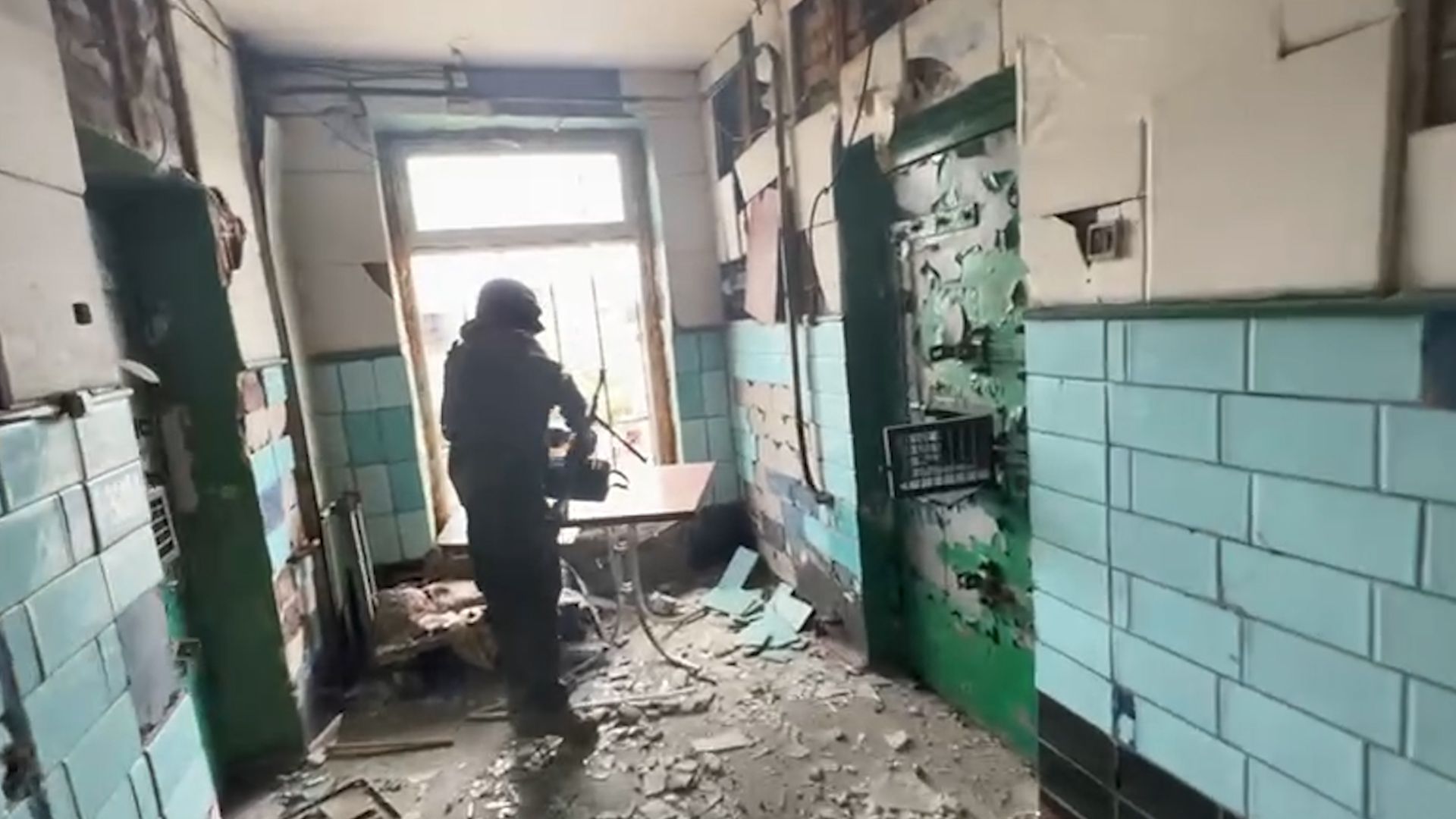 Взятие СИЗО и бои за воинскую часть: военкор рассказал о продвижении ЧВК «Вагнер» в Бахмуте
