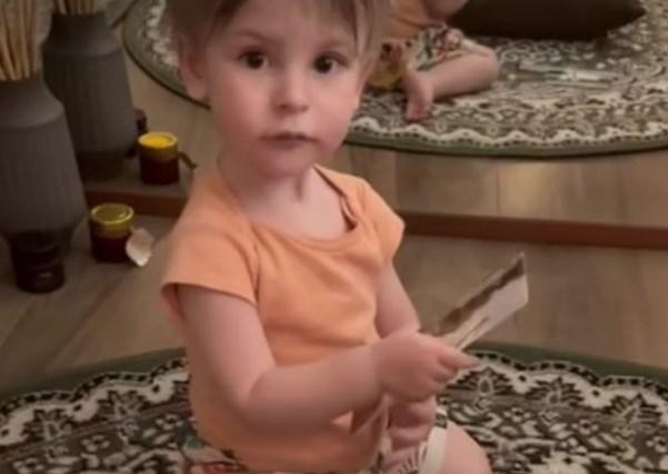 Актриса Лиза Арзамасова во время игры с сыном Львом получила по голове трактором
