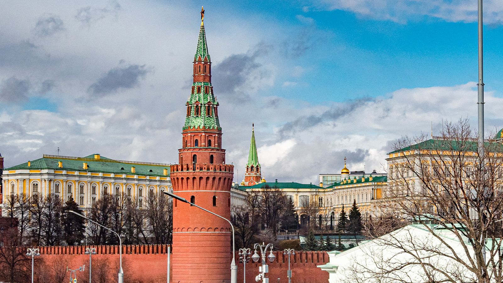 Читатели «Гуаньча» заподозрили США в организации атаки дронов на Кремль