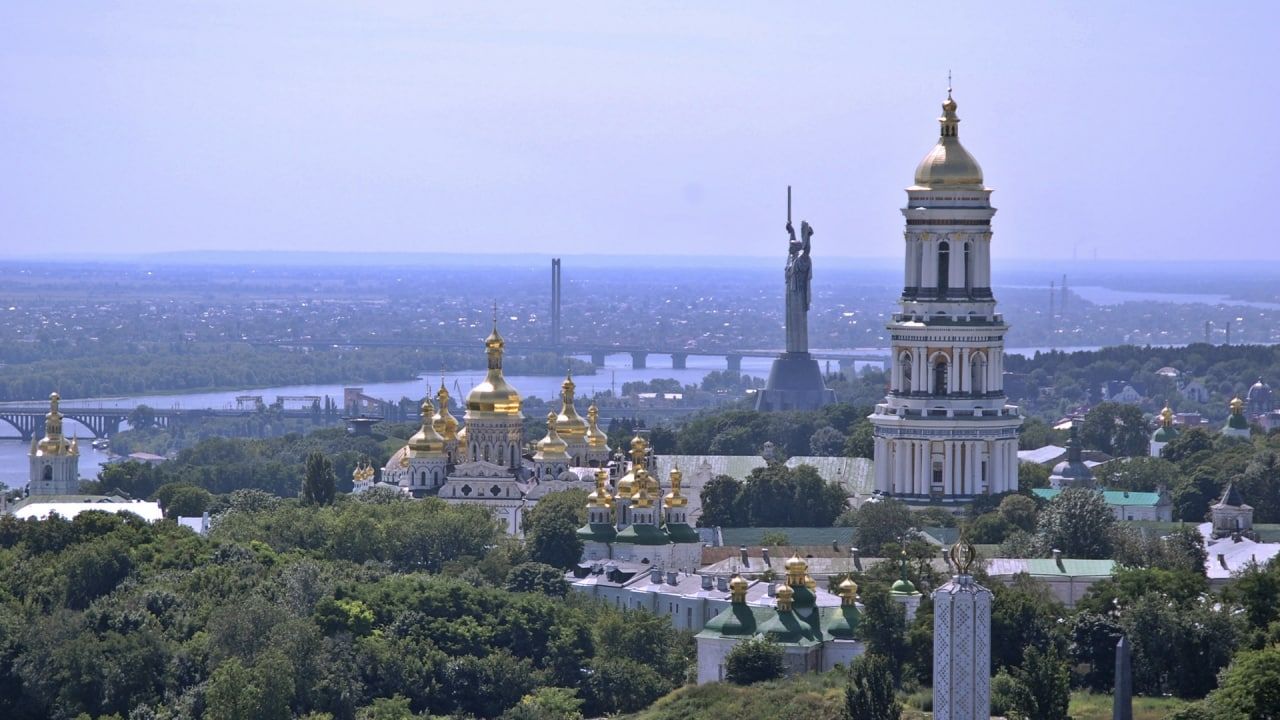Экс-премьер Украины: Киев подменой праздника Великой Победы стирает генетическую память народа