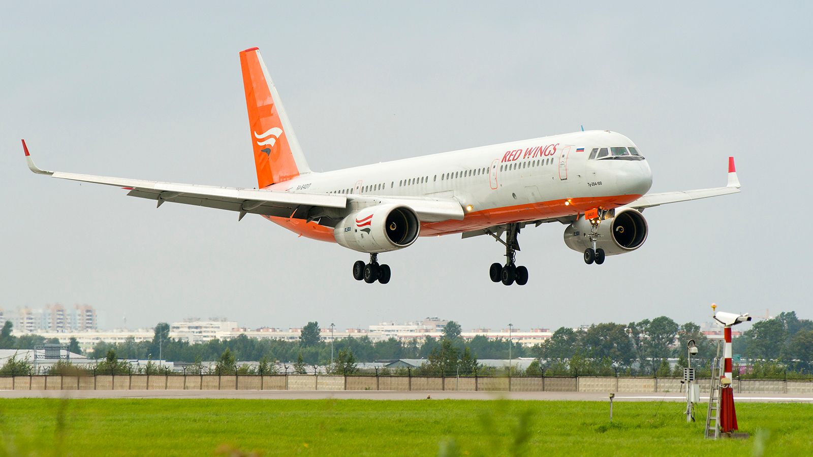 Грузия выдала разрешение на полеты российской авиакомпании Red Wings