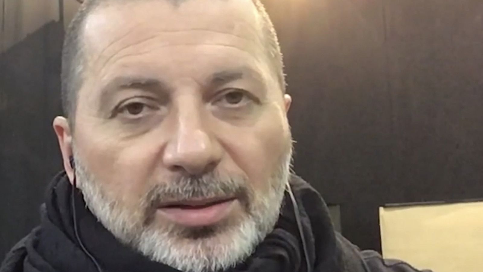 Лидер группы «Агата Кристи» Вадим Самойлов заявил, что военные песни должны быть народными