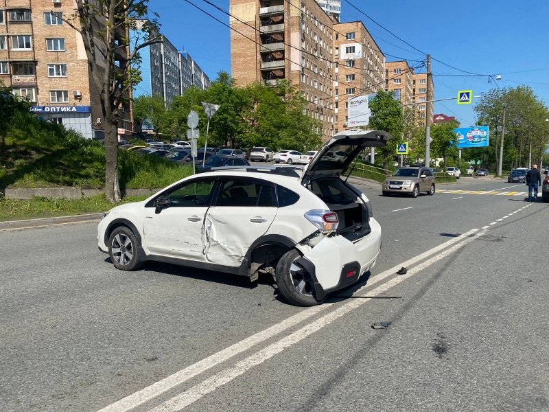 Массовая авария с участием четырех авто произошла во Владивостоке