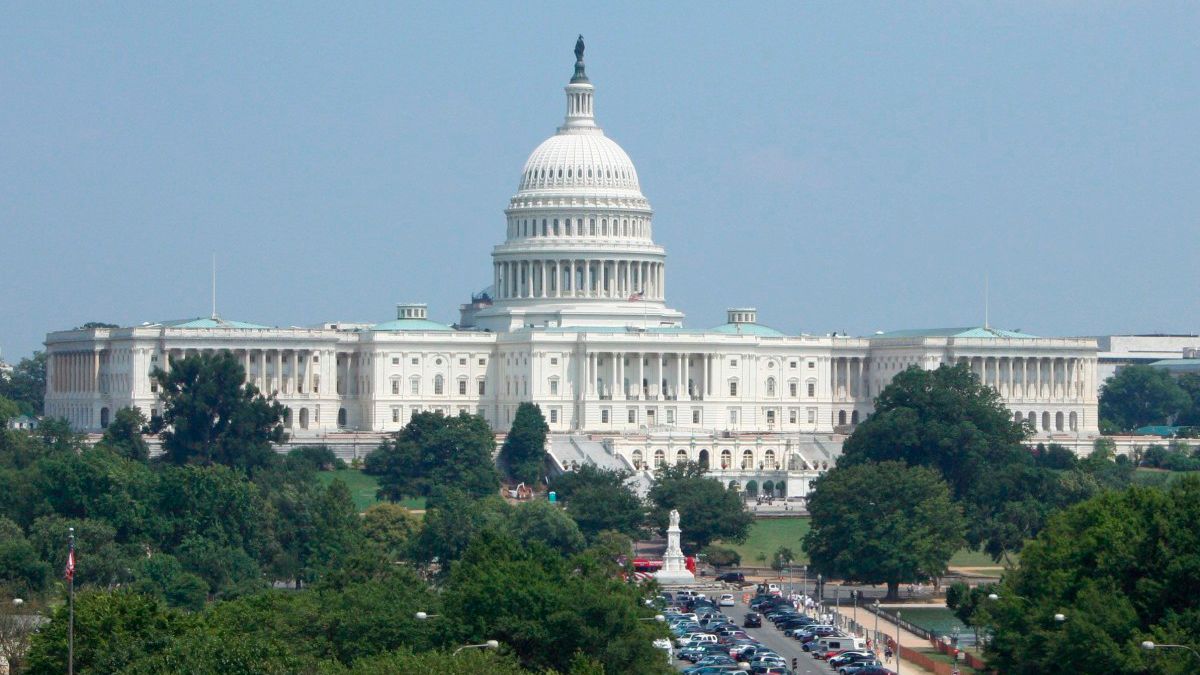 Politico: власти США пытаются установить причастных к атаке на Кремль