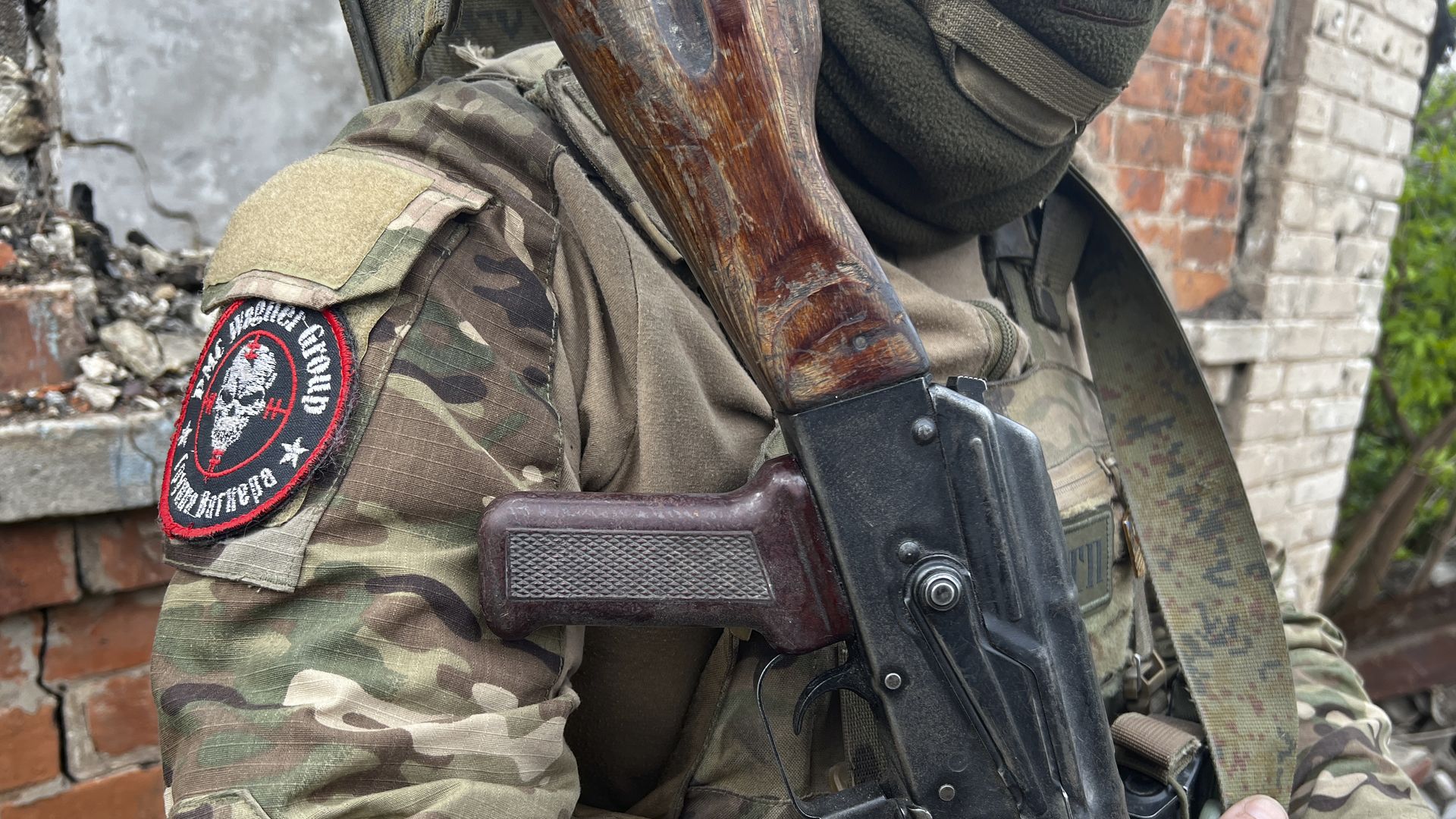«Полностью выполняем договоренности»: Пригожин заявил об организованном отходе ЧВК «Вагнер» из Артемовска