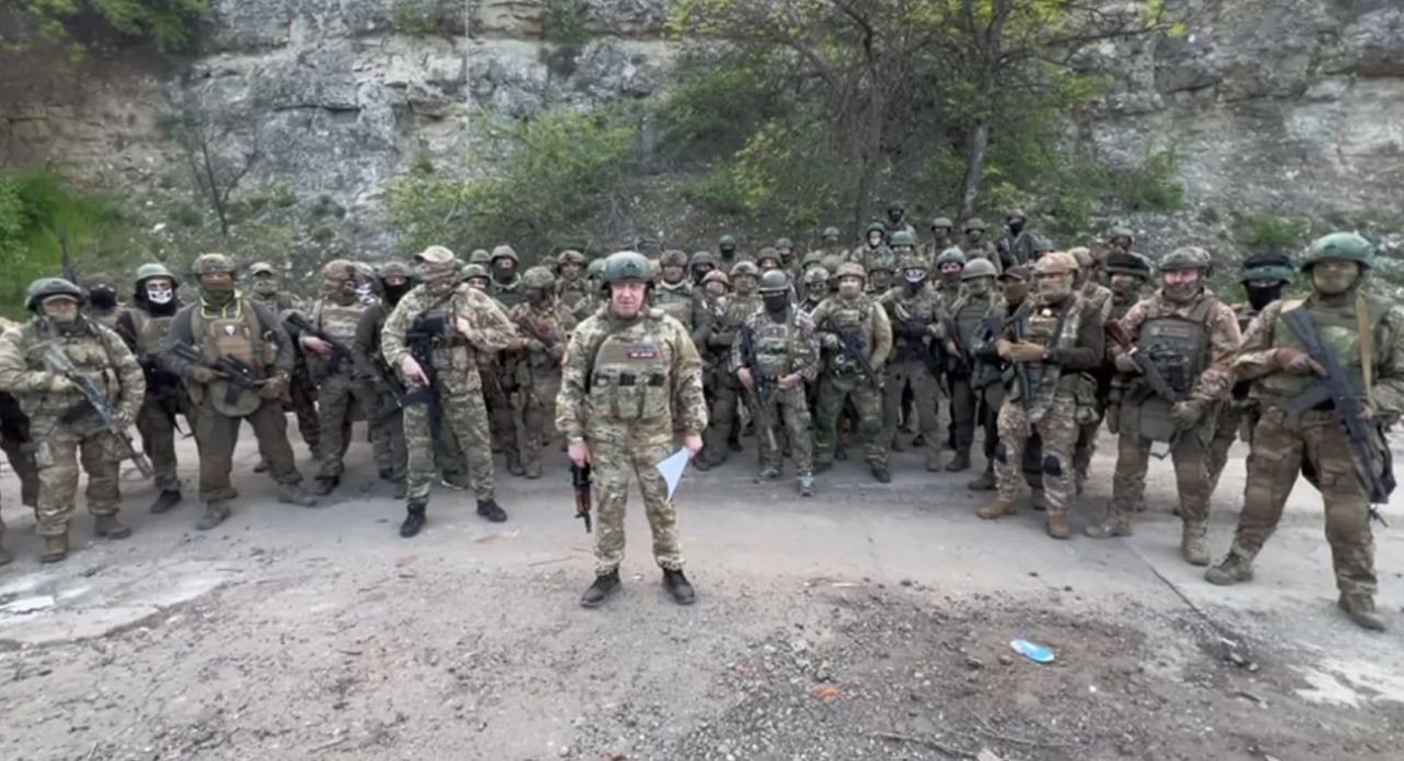 Пригожин вместе с бойцами ЧВК «Вагнер» обратился к верховному главнокомандующему и народу России