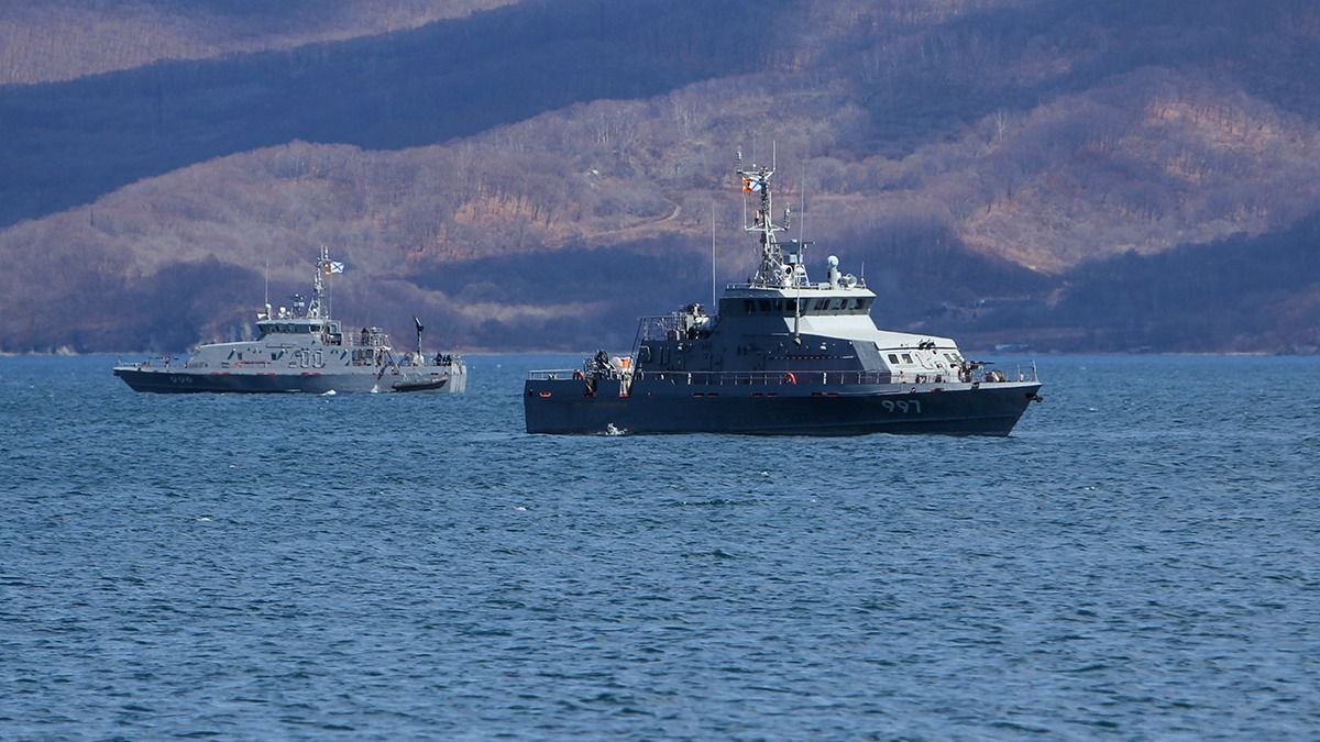 Российские корабли уничтожили субмарину «противника» в заливе Петра Великого