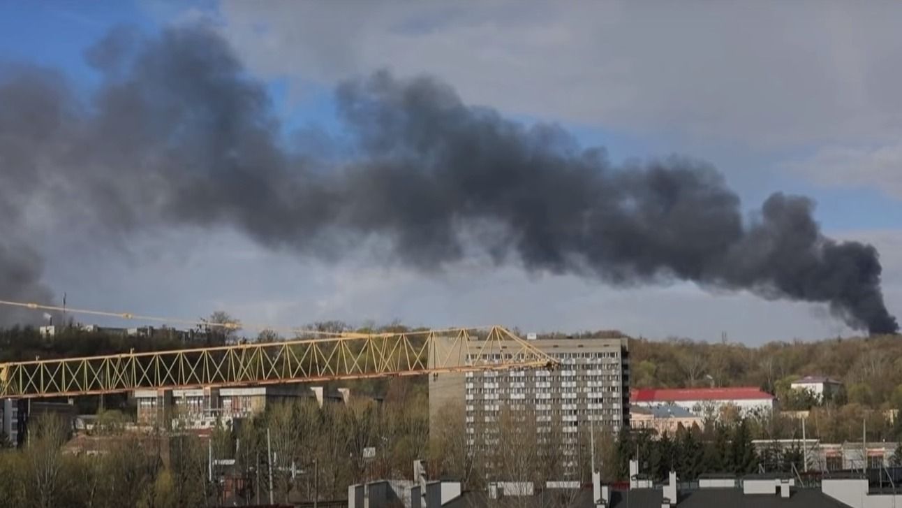 СМИ сообщили о ночных взрывах во Львове