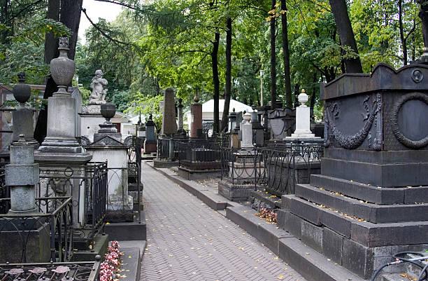 Тайна после жизни: видят ли души мертвых свои могилы