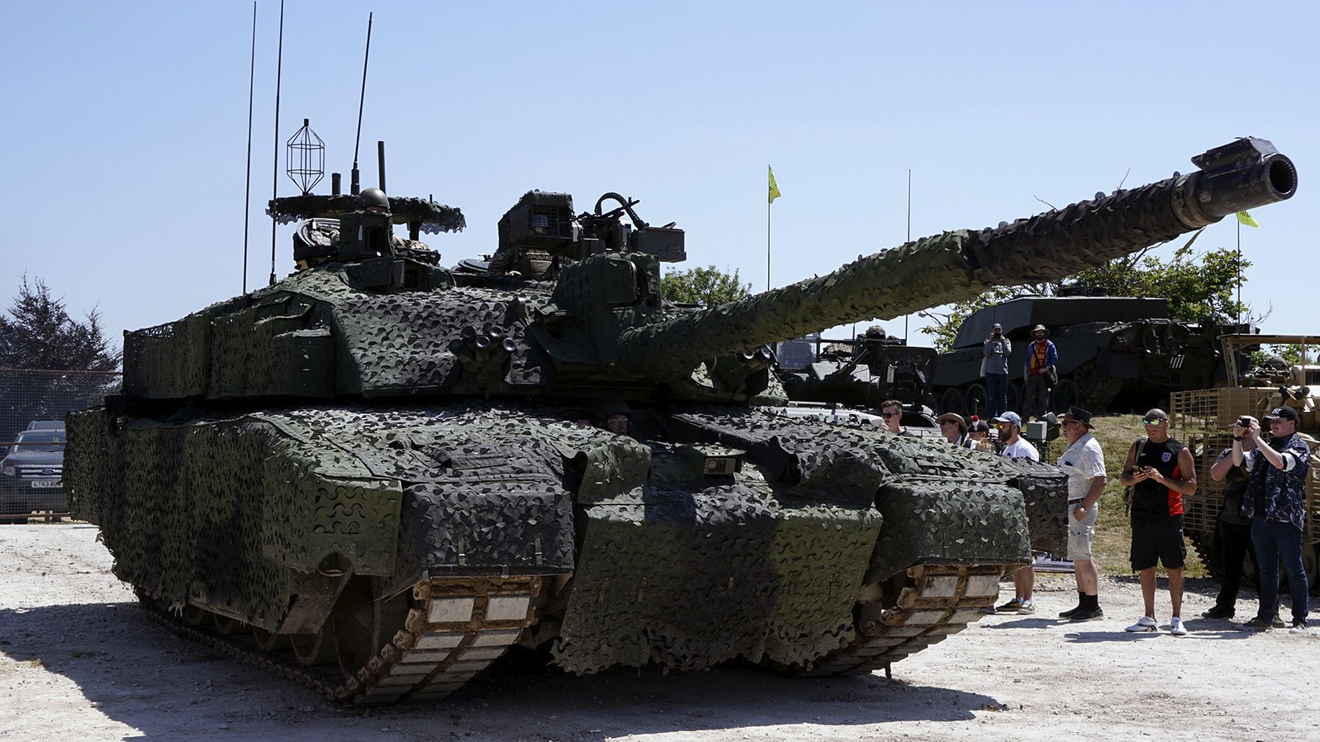 Times: Великобритания может передать Украине танки Challenger 2, находящиеся в резерве