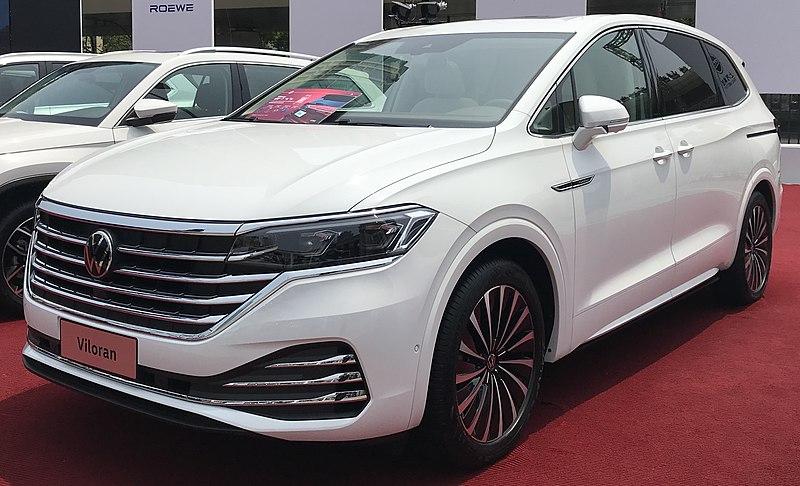 В Россию привезли очень большой и комфортный минивэн Volkswagen Viloran
