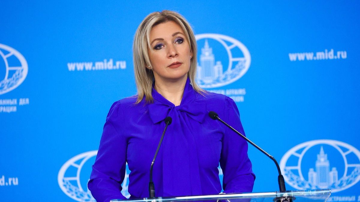 Захарова предложила сенатору Грэму взять в руки телефон и объяснить слова о гибели русских
