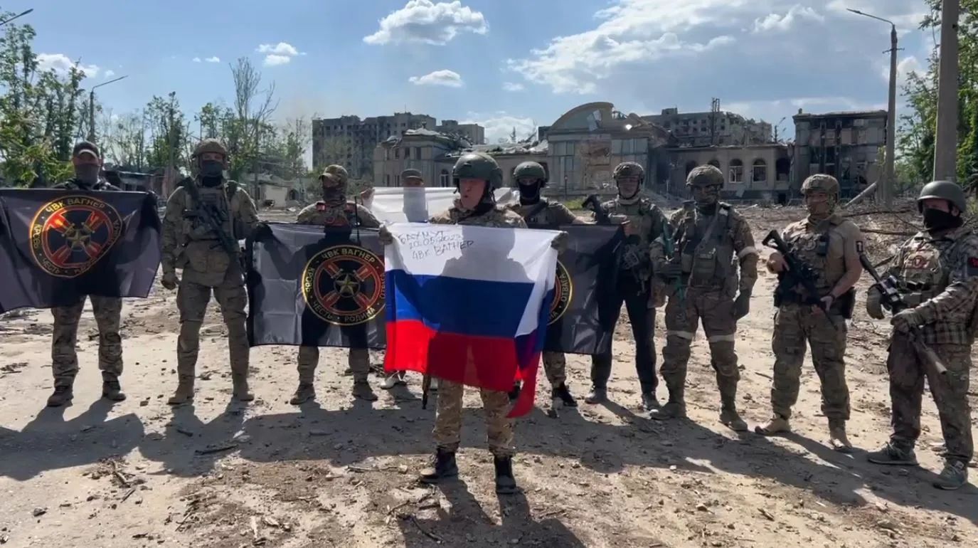 Журналисты ФАН вспомнили несбывшиеся прогнозы иноагентов по взятию Артемовска подразделениями ЧВК «Вагнер»