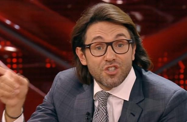 Андрей Малахов в розовом костюме и кроссовках произвел фурор на свадьбе года Кати Гусевой