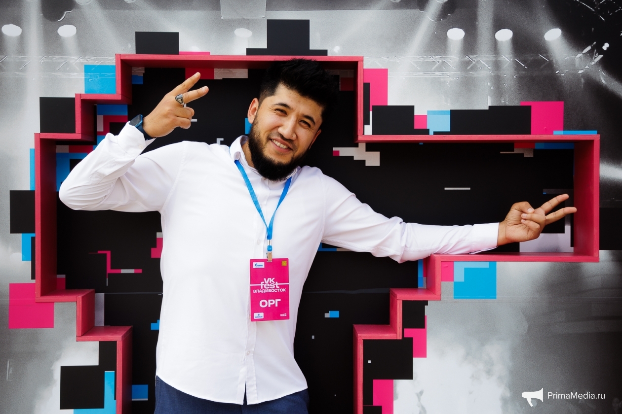 Гости VK Fest 2023 собрали свой Mixx и получили подарки от Tele2
