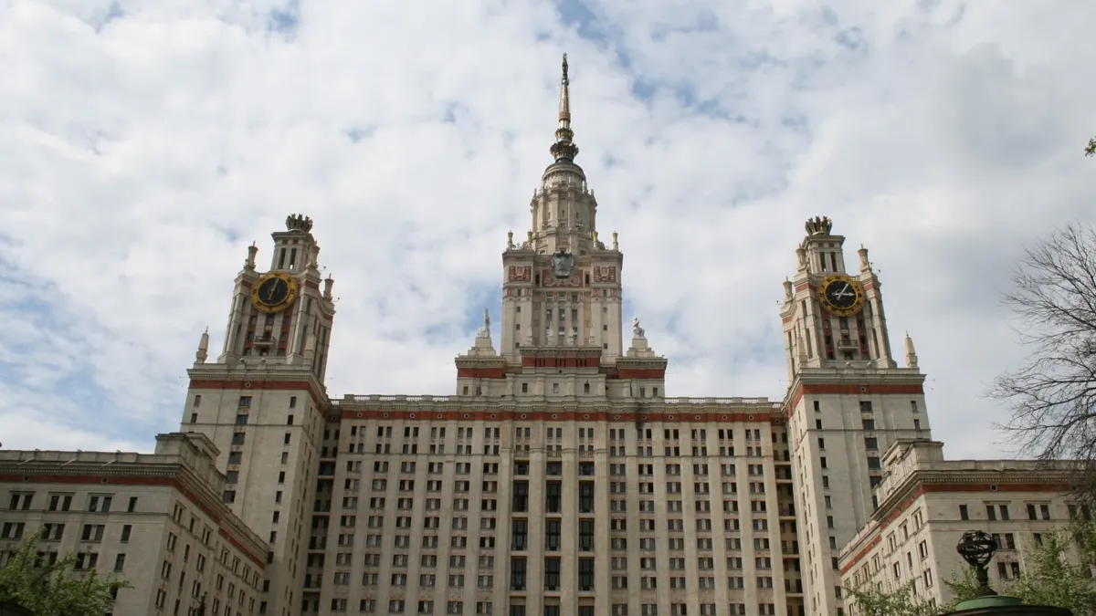 Поступление в университет является важной частью жизни многих выпускников школ. Фото: Pxfuel.com