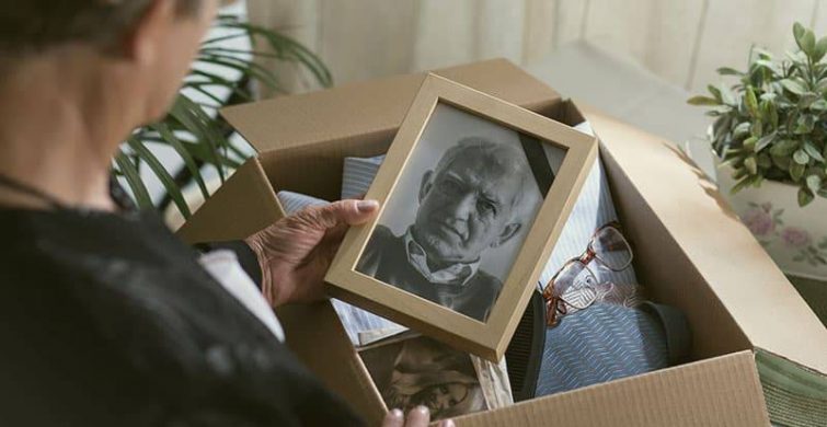 Энергия смерти: какие вещи умерших опасно хранить 