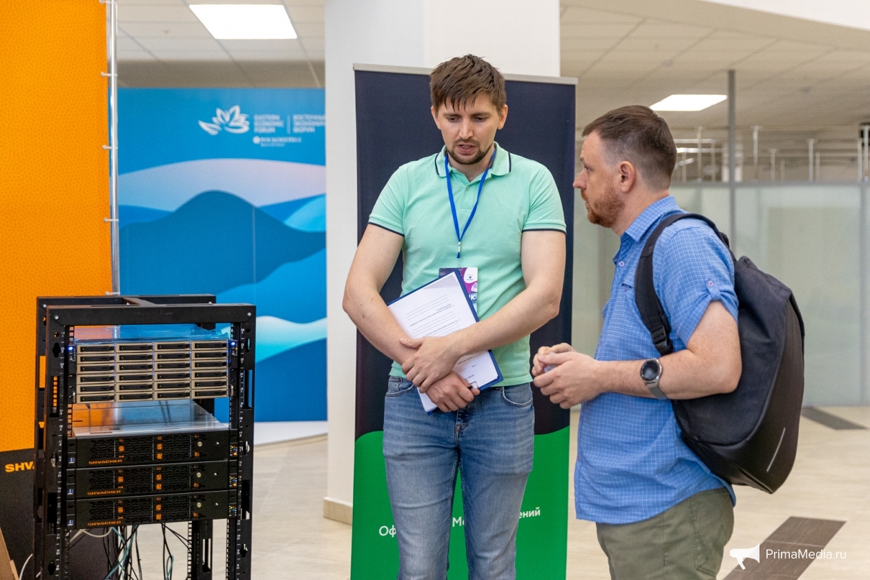 Российские цифровые технологии продемонстрировал Shvacher на форуме Russky Meetup