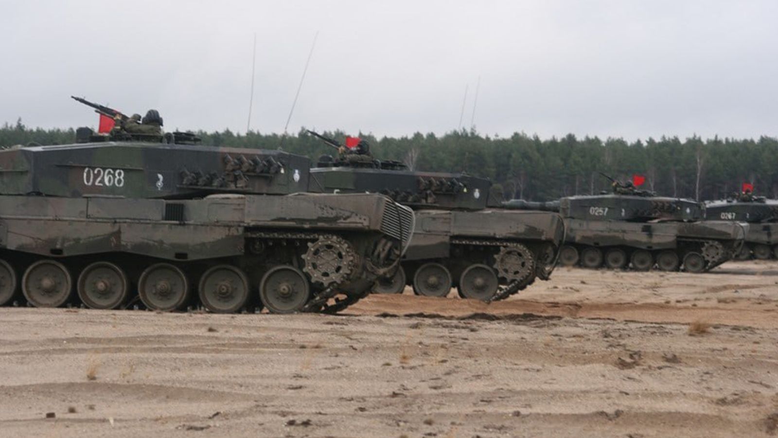 МО РФ показало на видео уничтоженные в боях американские БМП Bradley и немецкие танки Leopard