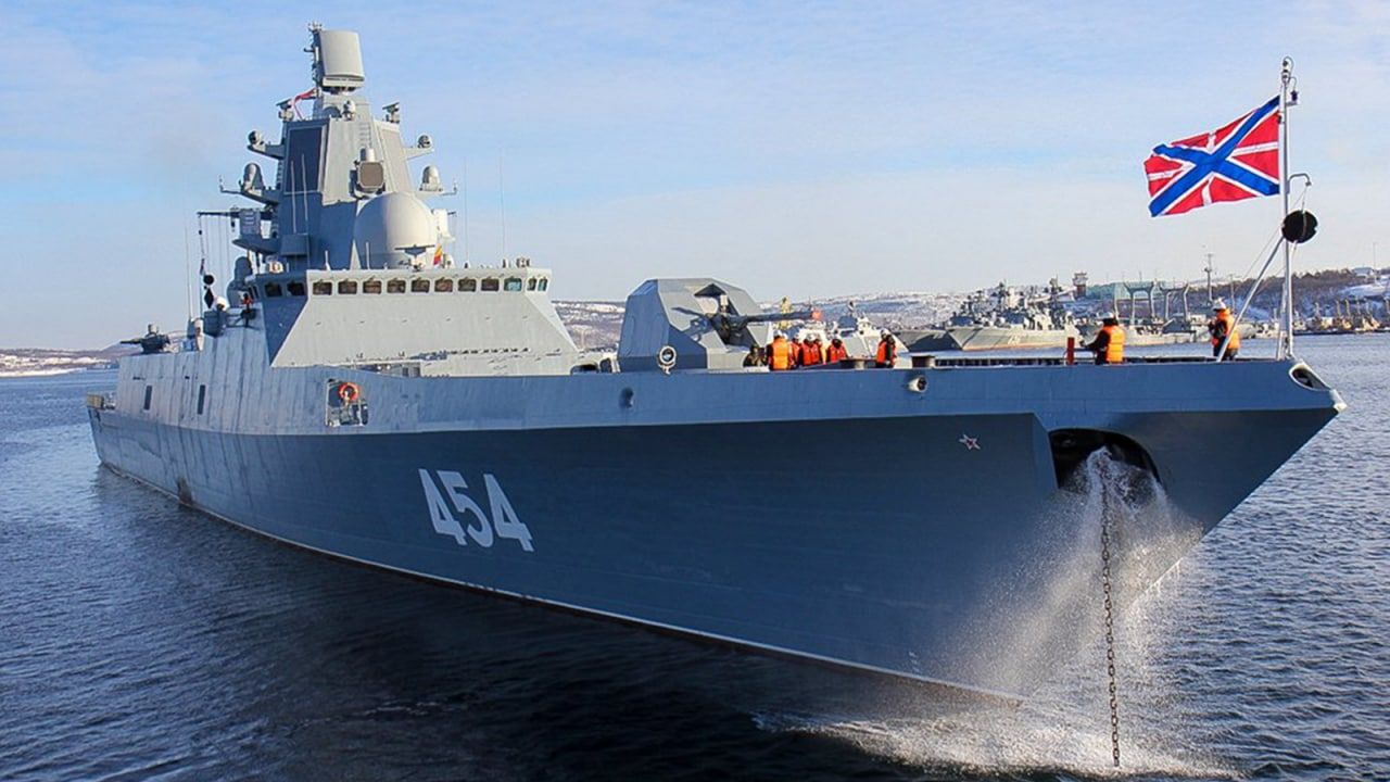 МО РФ: российские военные спасли в Средиземном море пассажиров терпящего бедствие судна