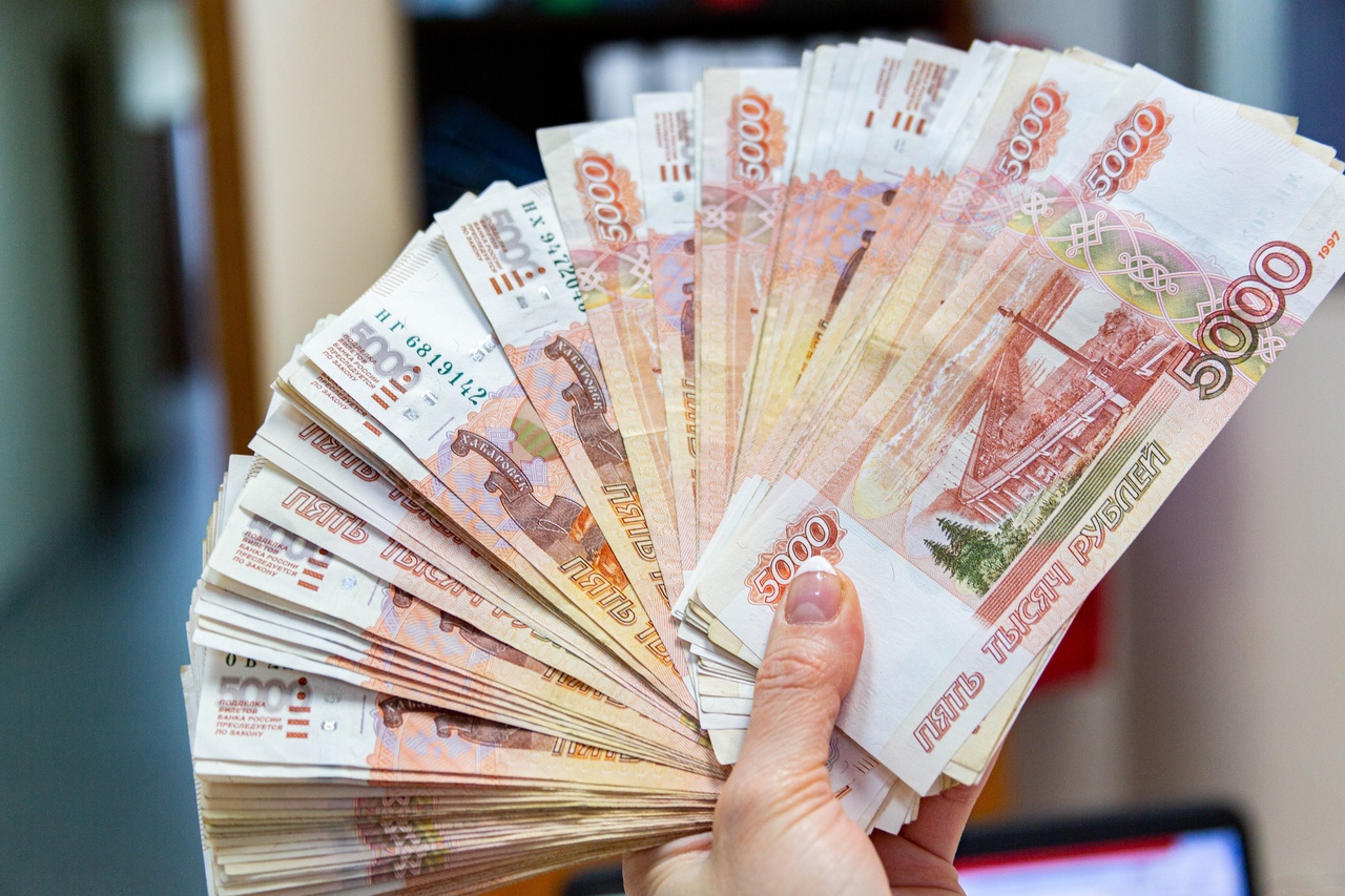 Новые выплаты 10 000 рублей готовит правительство РФ россиянам в январе 2022 года