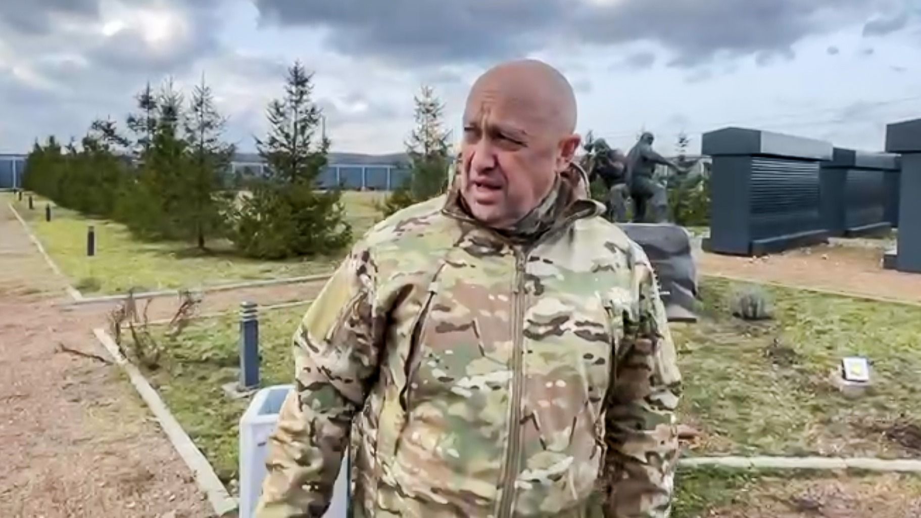 «Пойти в окопы и погибнуть там геройски»: Пригожин дал совет «бюрократической падали» из Рязани