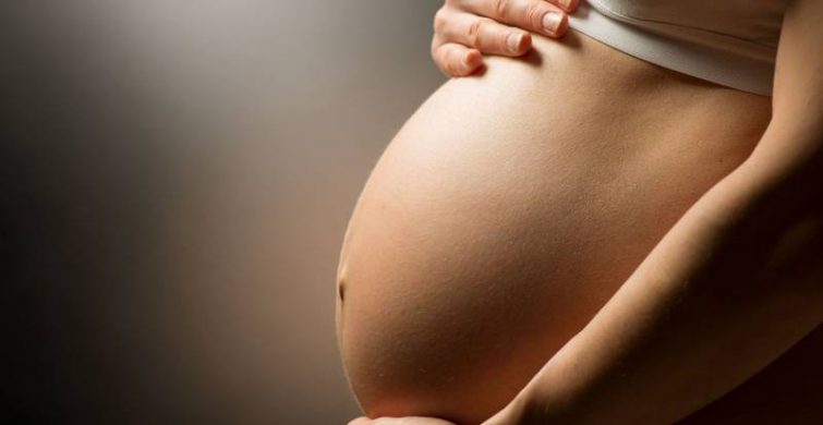 Можно ли беременным женщинам ходить на похороны: приметы и суеверия 