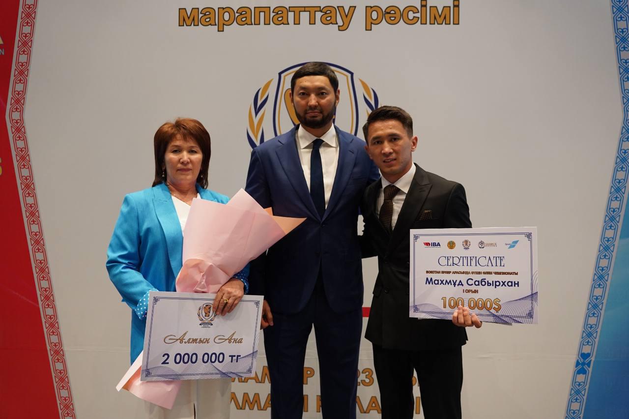 Ракишев намерен удержать первое место в международном боксе