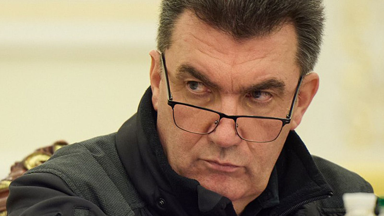 Секретарь СНБО Украины Данилов оскорбил депутата Бужанского за русскую речь в телеэфире