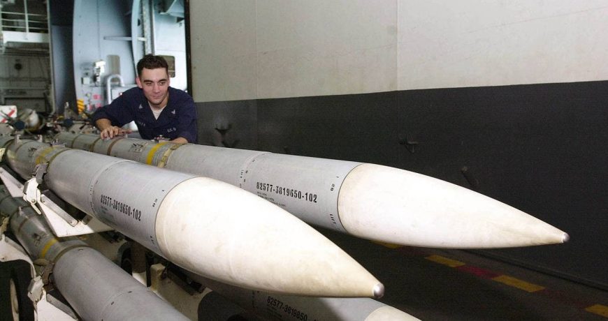 Смерть с неба: Чем опасны ракеты AMRAAM класса воздух-воздух, которые поставят Украине, что о них известно