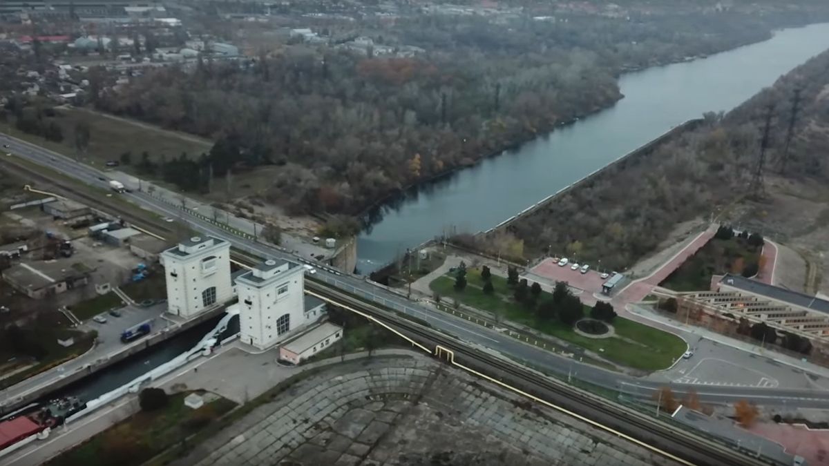 Украина и Запад призвали Россию пропустить гуманитарных сотрудников на левобережье Днепра