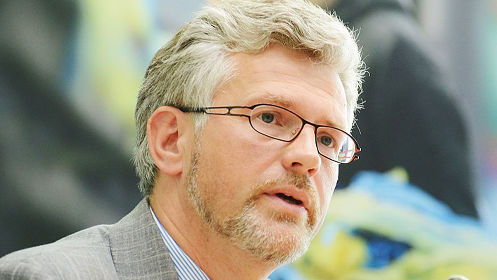 Украинский дипломат подвергся критике за высказывания о немецком политике и «Северном потоке-2»