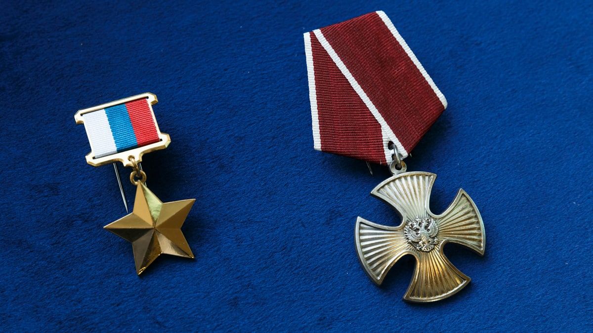 Военнослужащих ВВО наградили за мужество и героизм при отражении атак на Южно-Донецком направлении