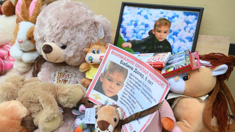В екатеринбургской мечети прощаются с 6-летним Далером, которого убили в семье опекунши