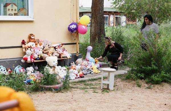 Как прошли похороны шестилетнего Далера, которого убили в семье опекунши 