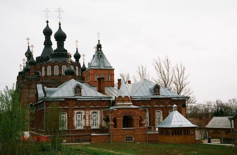 Празднование в честь обретения мощей Амвросия Оптинского проводится среди представителей православной церкви 10 июля