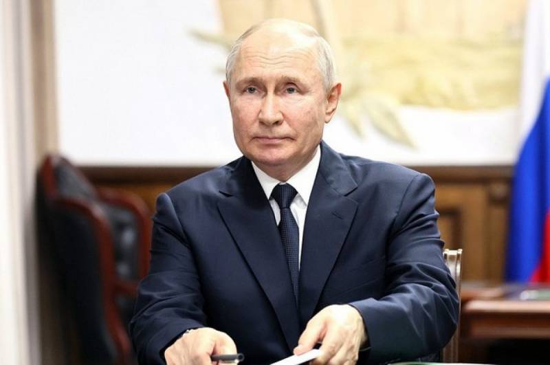 Армия нуждается в людях: Путин подписал закон о повышении возраста пребывания в запасе