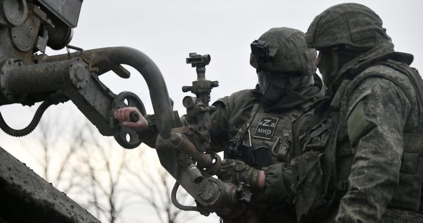 Русским начинают выдавать оружие для обороны своих городов, что об этом известно, какое вооружение получают